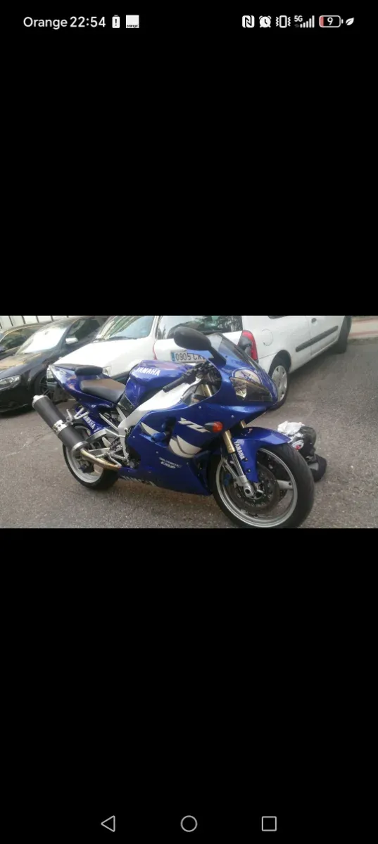 Yamaha R1 1999 azul