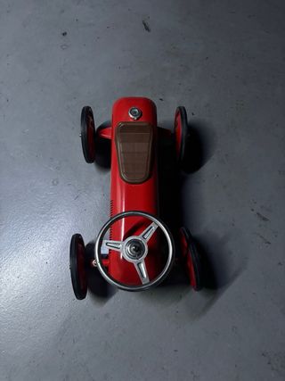 Coche correpasillos rojo