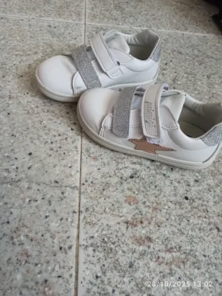 Scarpine Primigi bianche con stelle