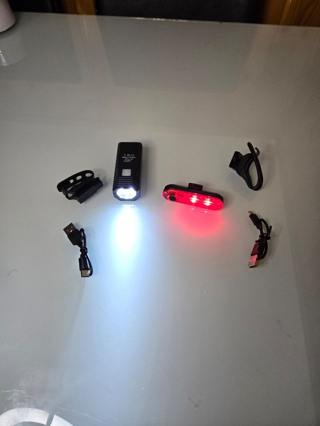 Set di luci per bicicletta LED (anteriore e posteriore)