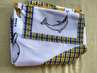 Delantal Mallorca con mapa y delfines