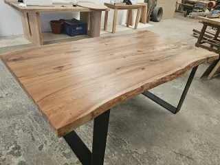 Mesa de comedor madera y metal