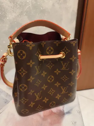 Borsa secchiello con tracolla