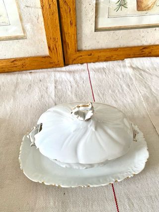 Salsera antigua porcelana con bandeja