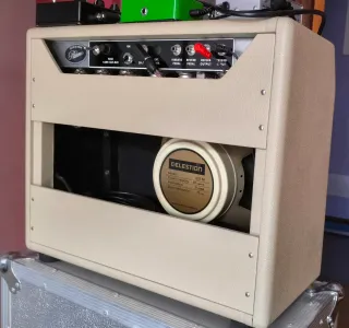 Amplificador RUANO válvulas hecho a mano