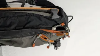 Mochila The North Face 20L Negra y Naranja