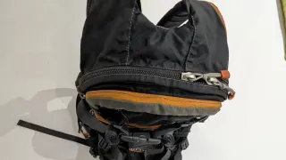 Mochila The North Face 20L Negra y Naranja