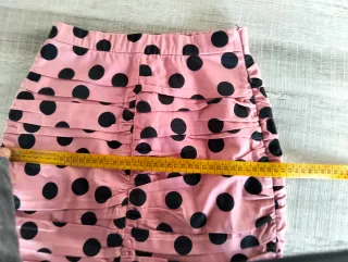Minifalda Stradivarius lunares rosa