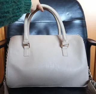 Bolso de hombro beige