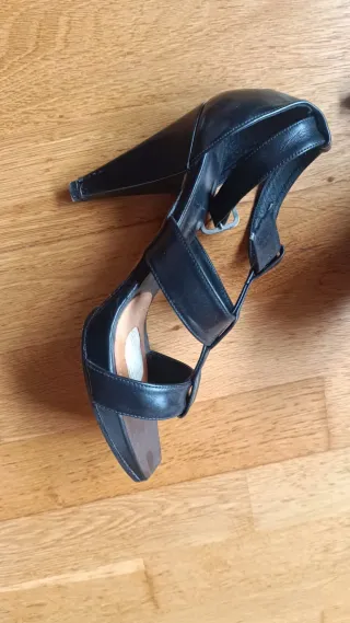 Sandalias de tacón negras