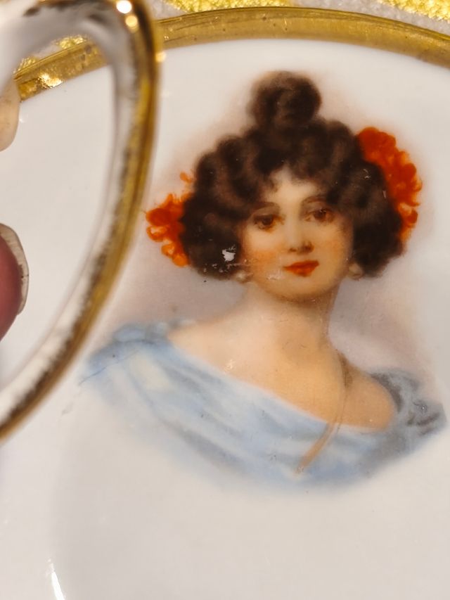 Antica tazza e piattino in porcellana tedesca 15€