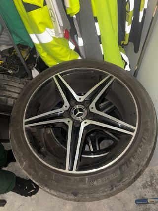 Llantas Mercedes con Neumático