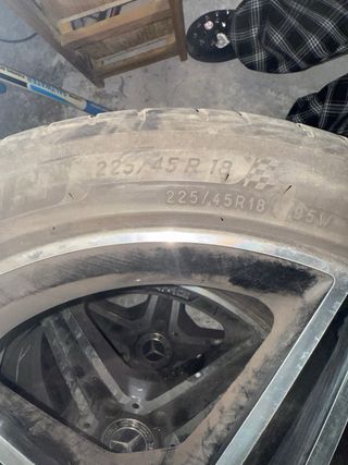 Llantas Mercedes con Neumático
