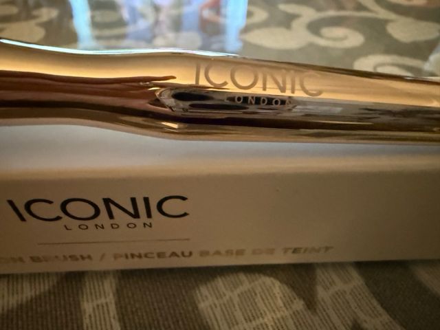 Brocha Iconic London Complejo Dorado/Plateado