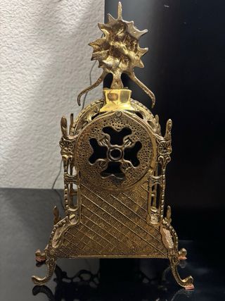 Reloj de mesa Quartz antiguo dorado