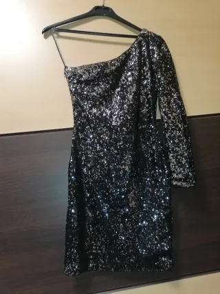 Vestido fiesta una manga lentejuelas + Tejano camp