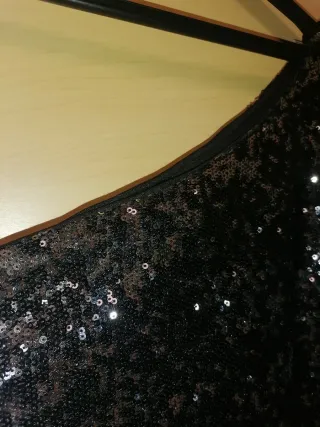 Vestido fiesta una manga lentejuelas + Tejano camp