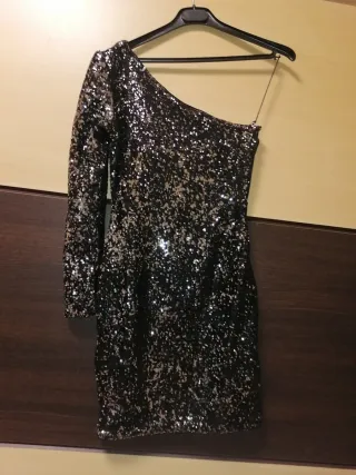 Vestido fiesta una manga lentejuelas + Tejano camp