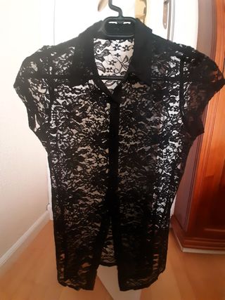 Camisa negra de encaje