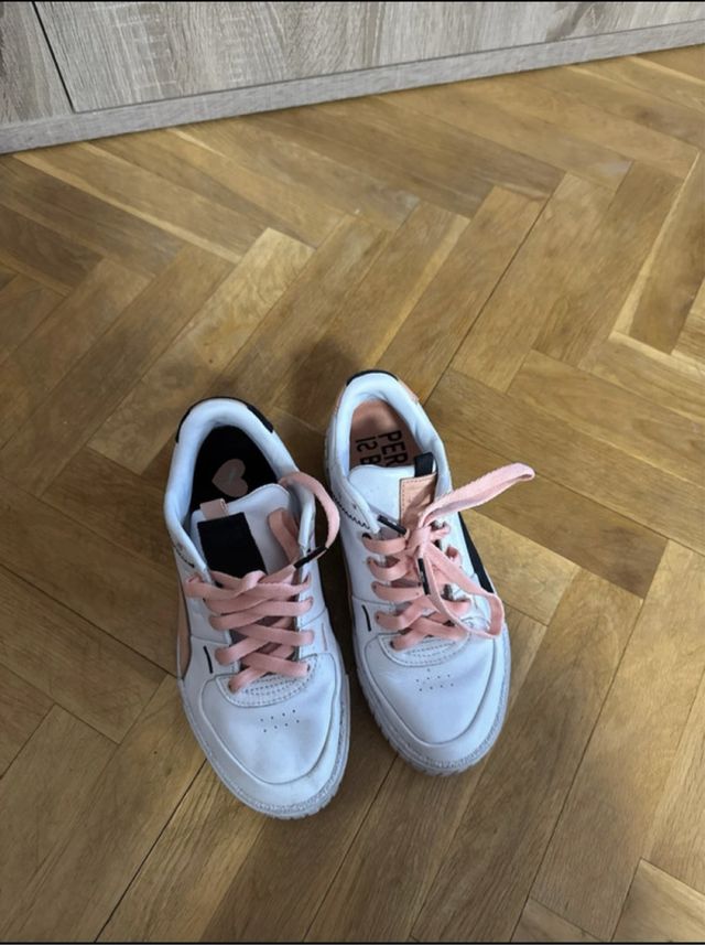 Zapatillas Puma Blancas y Rosas