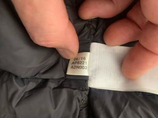 Chaqueta Adidas Plumas Negra y Amarilla