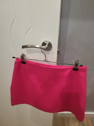 Falda Zara fucsia botones