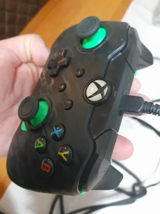 Mando Xbox Negro y Verde