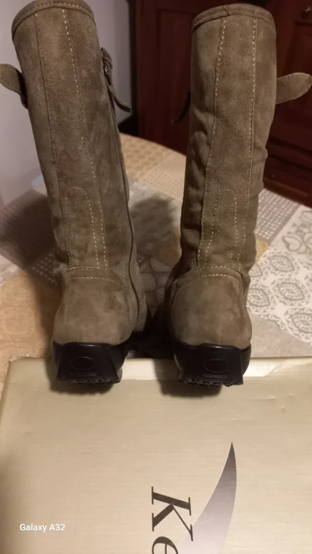 Stivali donna vera pelle scamosciata
