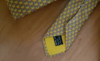 Corbata Christian Dior,100% Seda hecha en Francia.