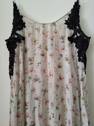 Vestido floral Zara
