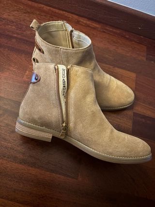 Botines de piel beige y marrón