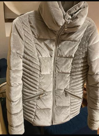 Plumas Guess Gris Aterciopelado