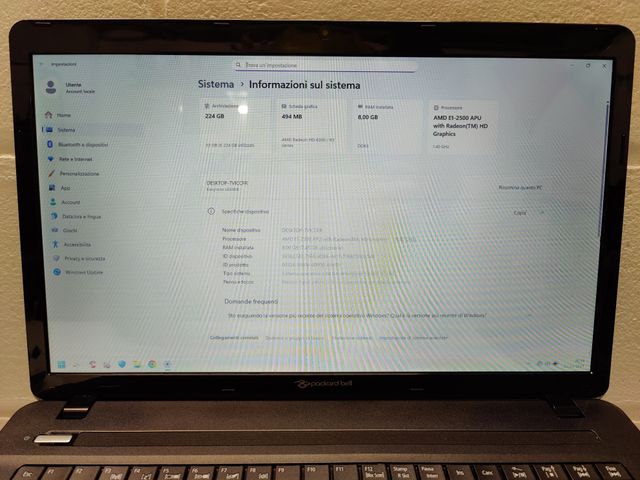 Packard Bell AMD SSD 240GB Ram 8GB 17.3 Pollici
