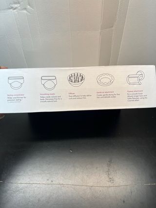 Asciugacapelli 5 in 1 modello dyson "Leafless hair