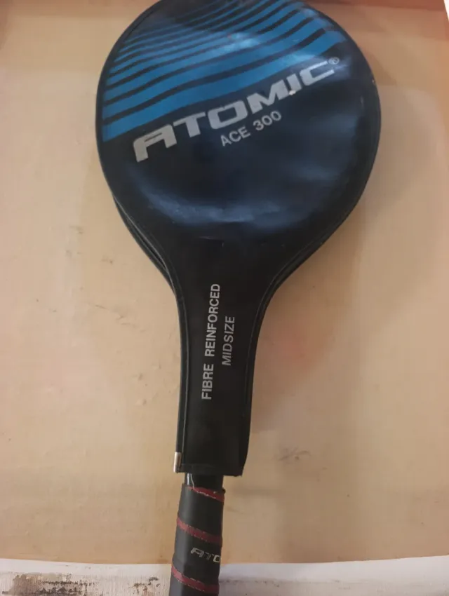 Raqueta Atomic Ace 300