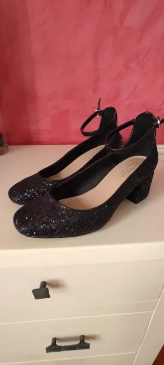 Zapatos de fiesta negros con purpurina