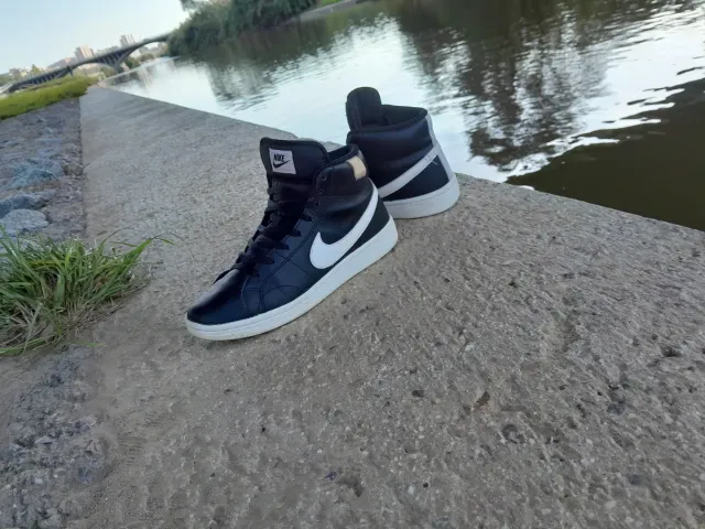 Zapatillas Nike Negras y Blancas