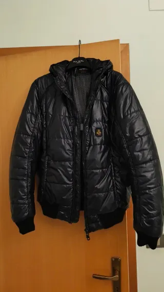 Piumino Refrigwer nero. Con vere piume d'oca. Nuov