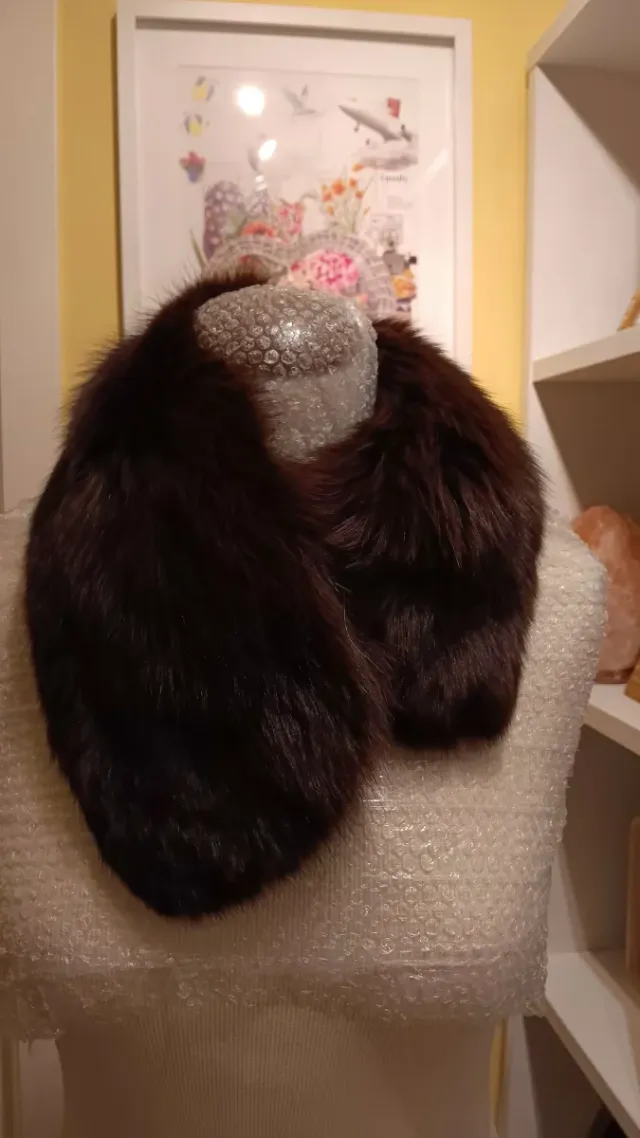 Cuello de piel natural marrón