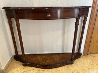 Recibidor de madera antiguo