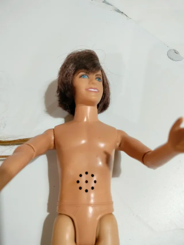 Ken 1968 sonoro (pulsante dietro la schiena)