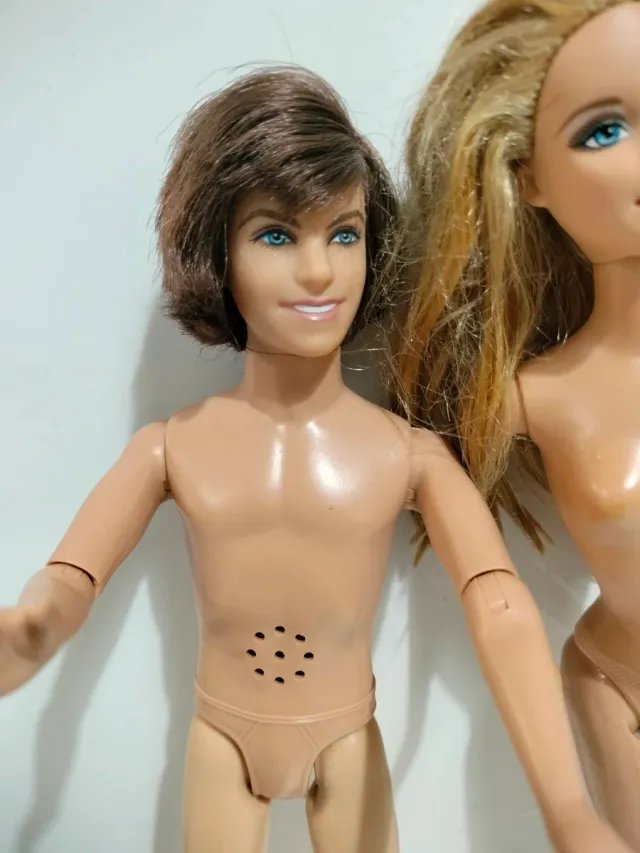 Ken 1968 sonoro (pulsante dietro la schiena)