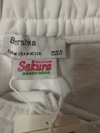 Pantalón corto Sakura Bershka Talla M