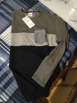 Camiseta Zara chico S manga larga