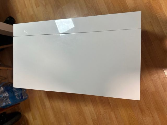 Mesa de centro blanca perlada, regulable altura.