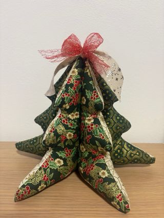 Árbol de Navidad de tela decorativo. Hecho a mano.