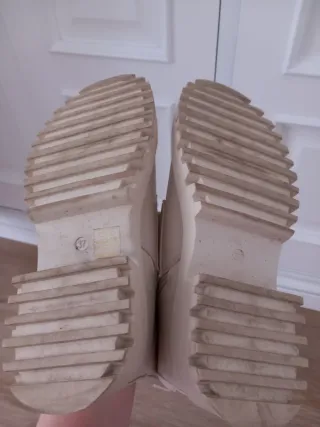 Botas militares Moon Boot blanco roto