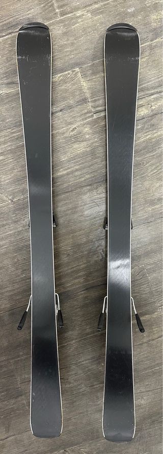 Esquís botas y bastones para niños