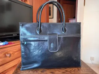 Bolso de piel negro