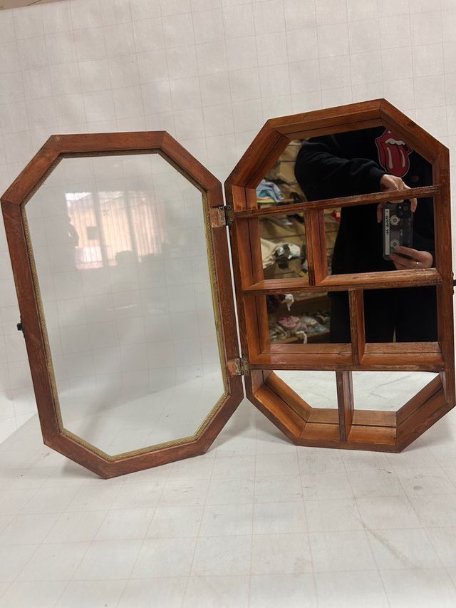 Mobile espositore in legno e specchio antico